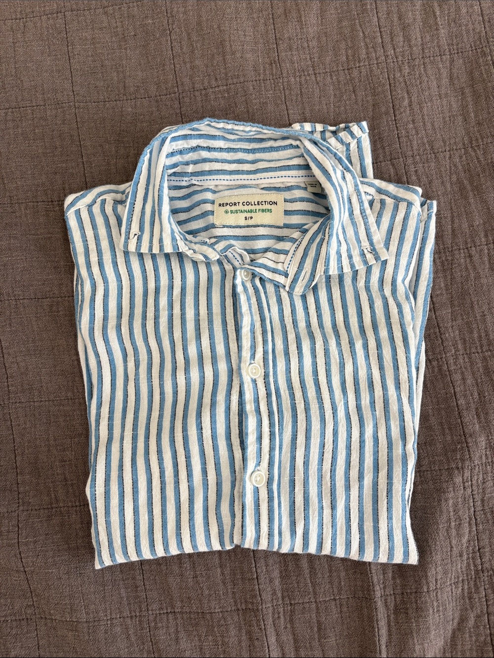 Report Collection White and Blue Vertical Stripe Casual Button-Down Shirt
